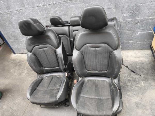 INTÉRIEUR SIÈGES RENAULT - Vue 1